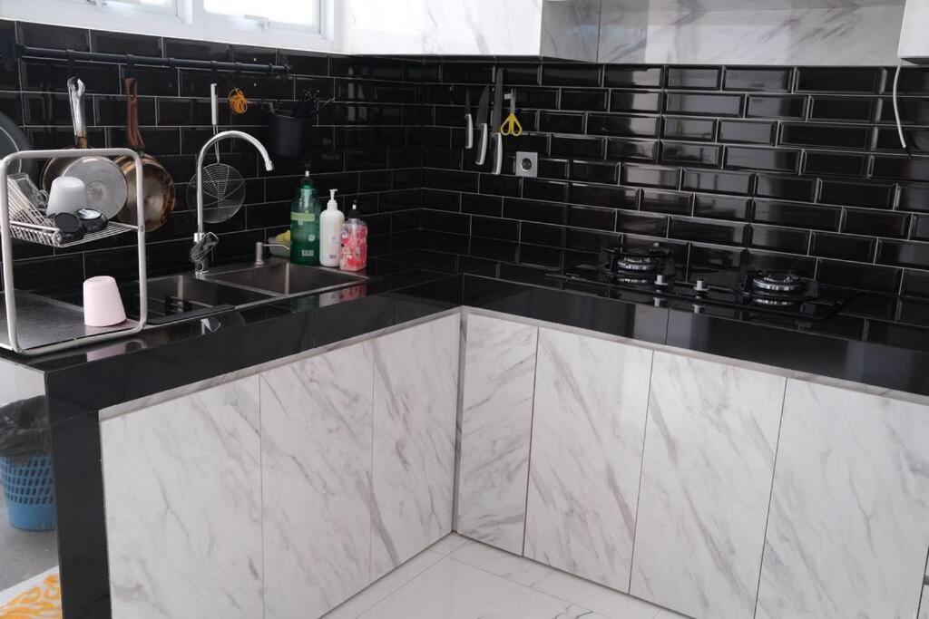 בוגור Villa 55 With Pool, Karaoke And Rooftop מראה חיצוני תמונה